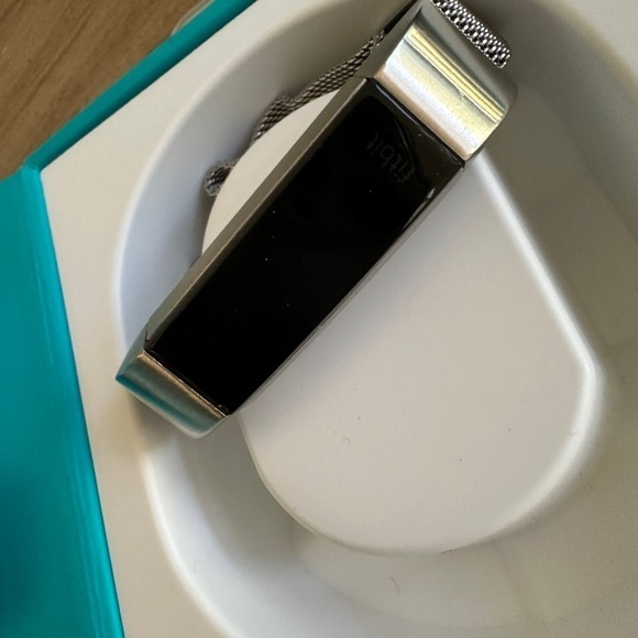 Fitbit Alta with Mesh Silver Strap - Great Condition